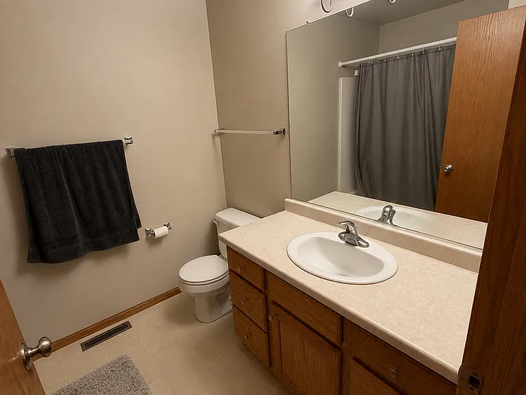 1824 Sherwood Blvd — Photo 10