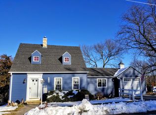 906 Oakland Ave, Oakland, IA 51560