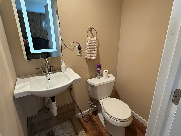 612 Ashmont Ct — Photo 6