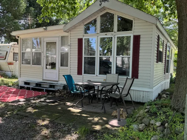 8120 Aspen Dr, Stanwood, MI 49346