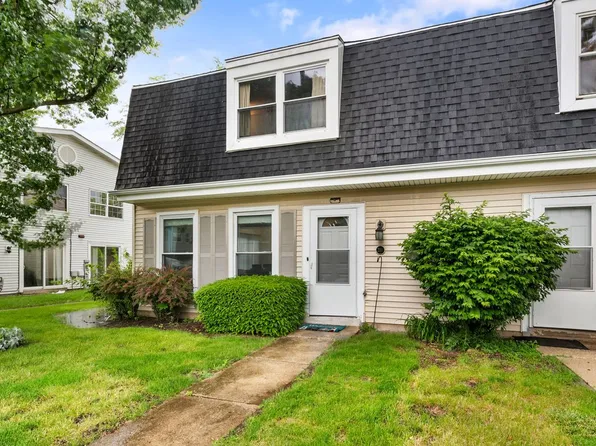 21 Fernwood Dr #21U, Bolingbrook, IL 60440