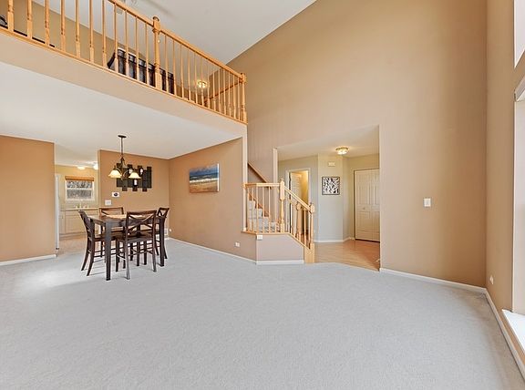 5th image of 2 N Waterford Dr