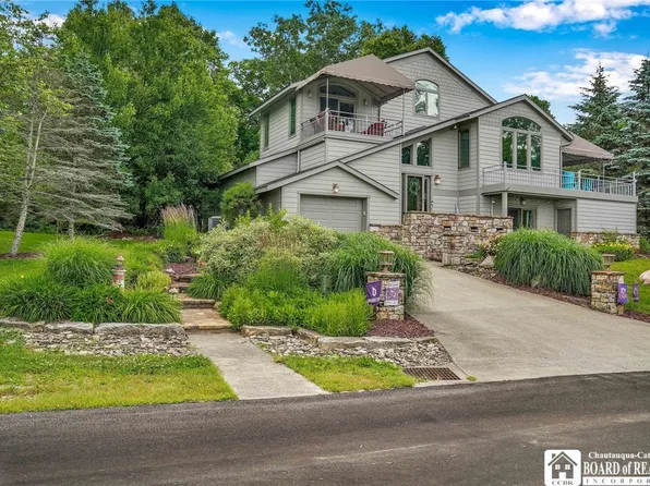 16 W Wind Dr, Dewittville, NY 14728