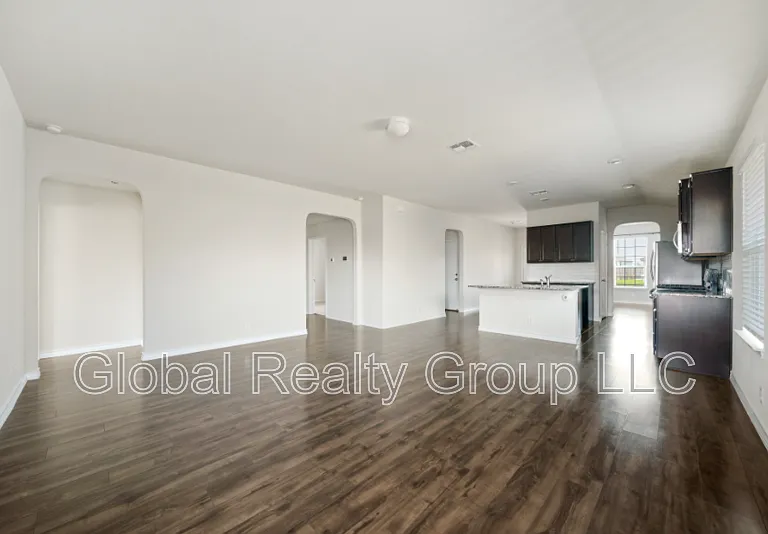 213 Gravel Gray — Photo 3