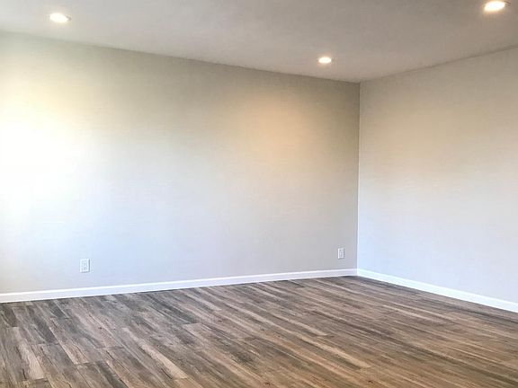 3rd image of 4275 48th St APT 11