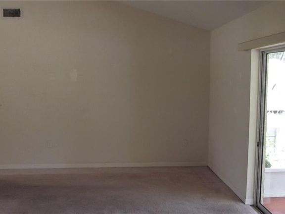 4th image of 35407 Willow Cir