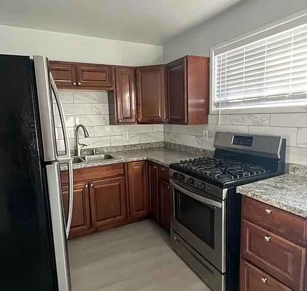 433-439 W Osborn Rd — Photo 13