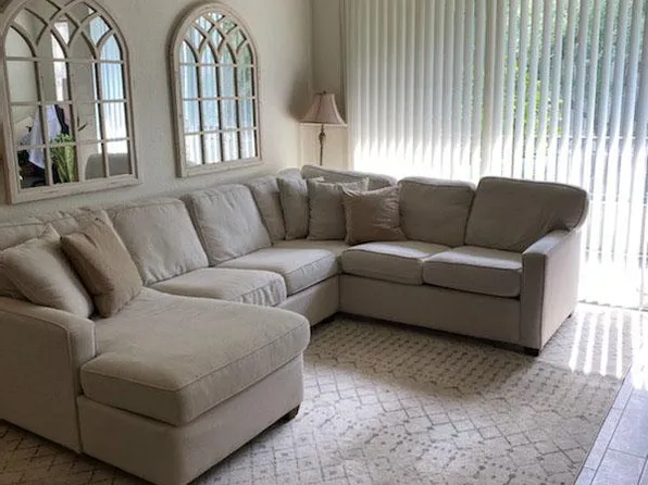 749 Mainsail Dr, Tampa, FL 33602