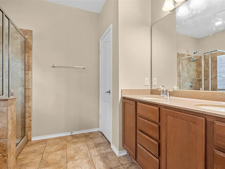 14308 Lake Victor Dr — Photo 20