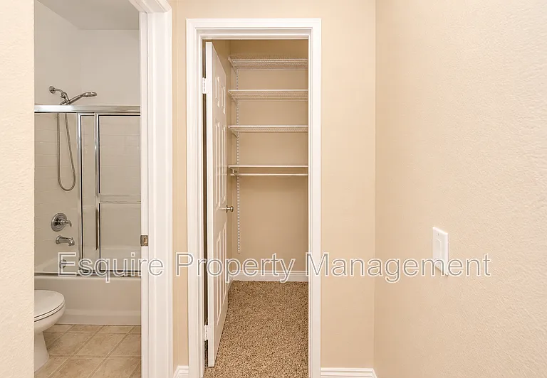 2337 Chapel Dr #9 — Photo 11