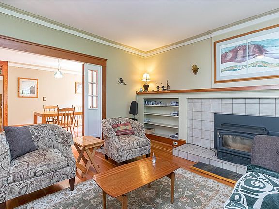 5th image of 915 Oliver St