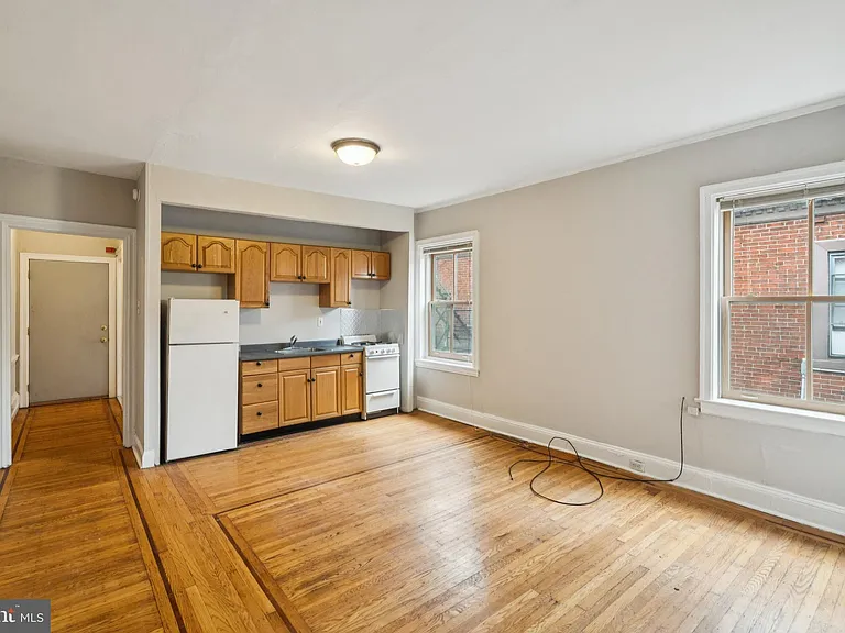 2116 Walnut St #3R — Photo 2