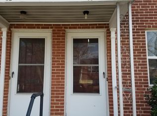 60 Arnold Way, West Hartford, CT 06119