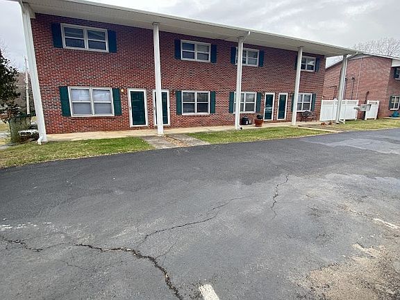 2nd image of 702 E Main St #4