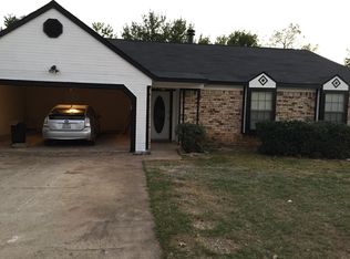 102 Ginger Ln, Euless, TX 76039