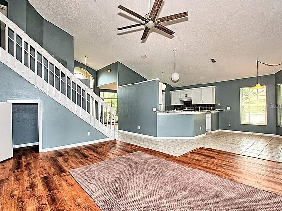 4th image of 10228 Neversink Ct