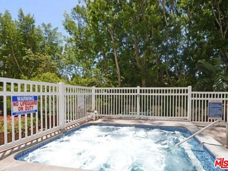 10535 Wilshire Blvd #1210 — Photo 37