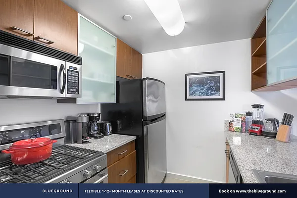 Rented by The Blueground | media 32