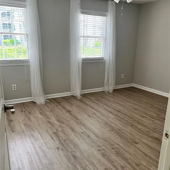 138 Sterling Ct — Photo 12