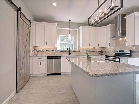 4th image of 1901 Buffalo Bend Dr