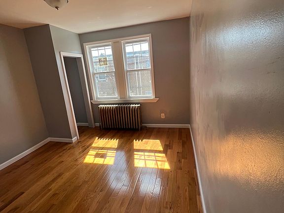 5th image of 5949 Bingham St Floor 1