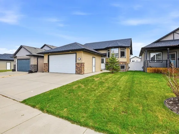 114 W Stephenson Cres, Red Deer, AB T4R 0L6
