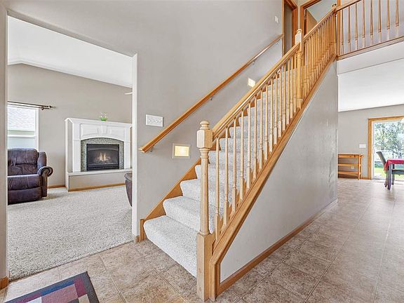 3rd image of 1325 Harvest St