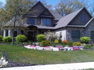 2157 Stonegate Rd, Burlington, WI 53105