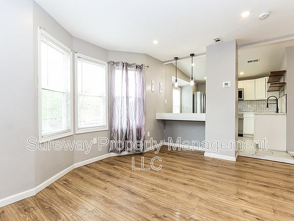3rd image of 300 Darcy Ave #B