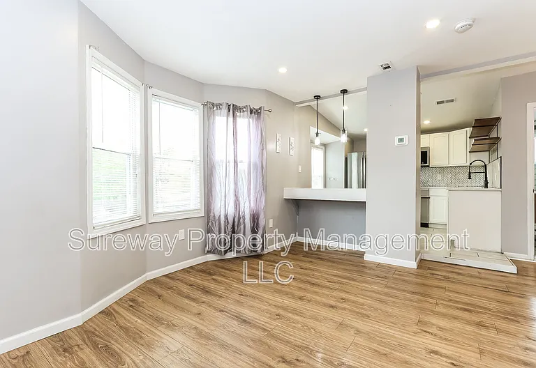 300 Darcy Ave #B — Photo 3