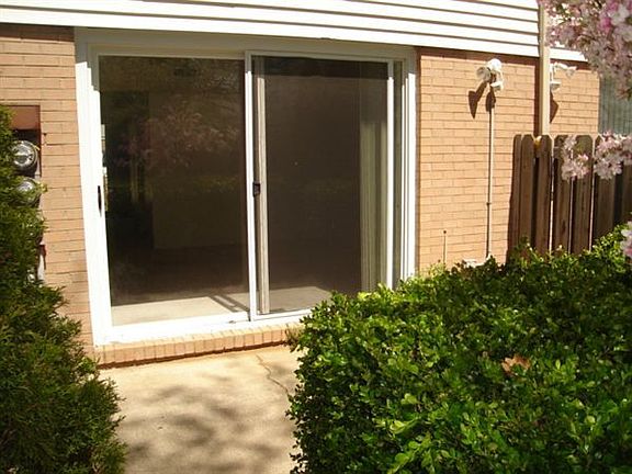 2nd image of 3424 Kenbrooke Ct