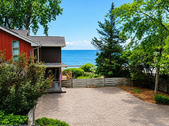 2nd image of 3668 Shorewood Rd