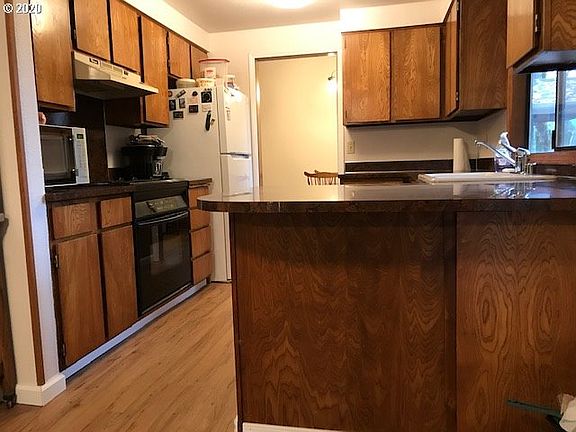 4th image of 22705 NE 121st St