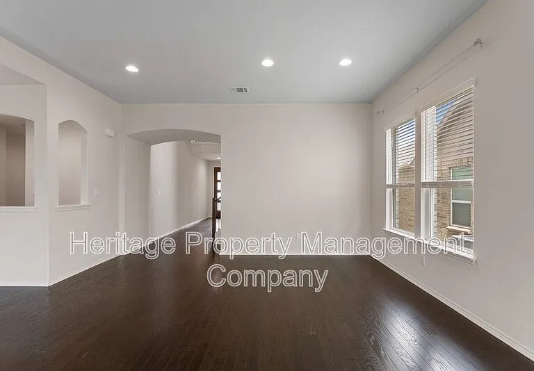 942 Blue Violet — Photo 12