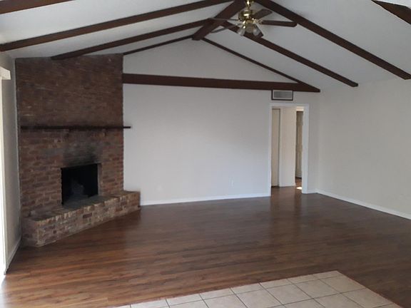 3rd image of 549 Village Dr