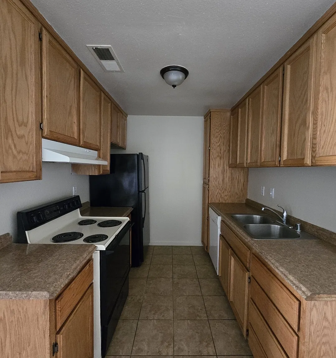 1 bed, 700 sqft, $1,150 — Photo 4