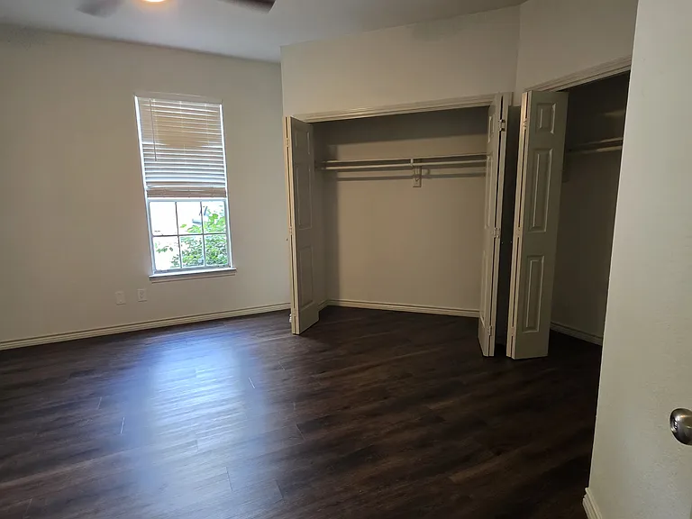 100 Jackman St #108 — Photo 14