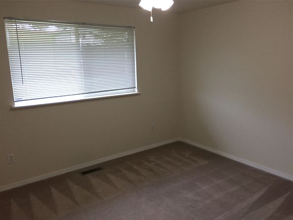 5th image of 22120 50th Avenue Ct E