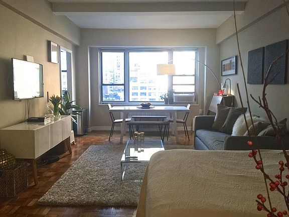 3rd image of 30 E 37th St APT 10G