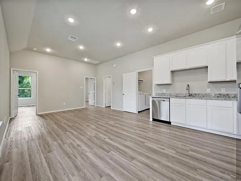 1307 Saint Lawrence River Rd — Photo 11