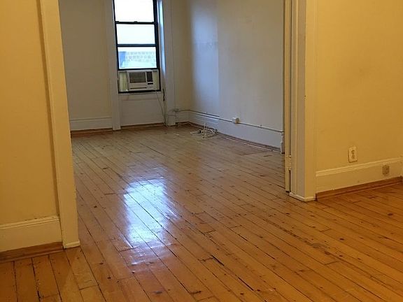 4th image of 146 Stanton St APT 4A