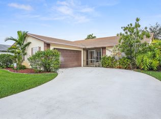 6052 Plains Dr, Lake Worth, FL 33463