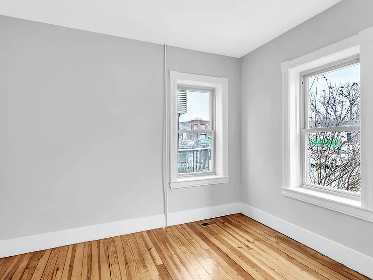 863 Chicopee St #1L — Photo 10
