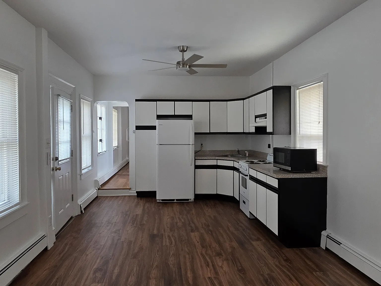 1 bed, $2,600 — Photo 2