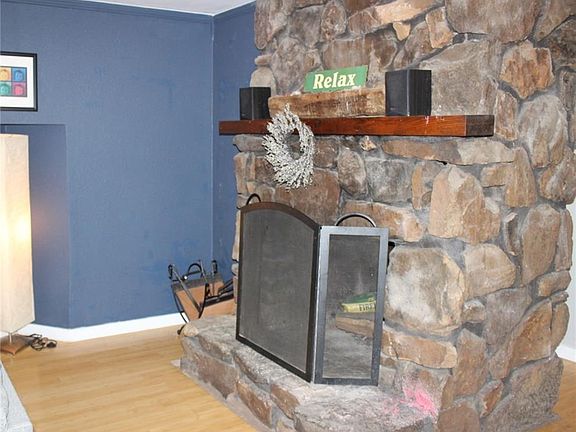 4th image of 65 Leicester Dr