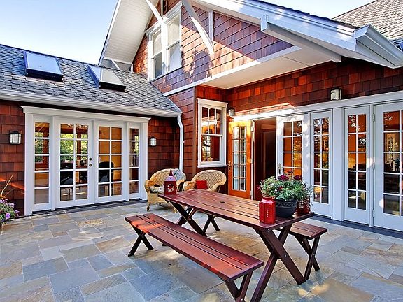 Entertainment sized patio with partial sound view