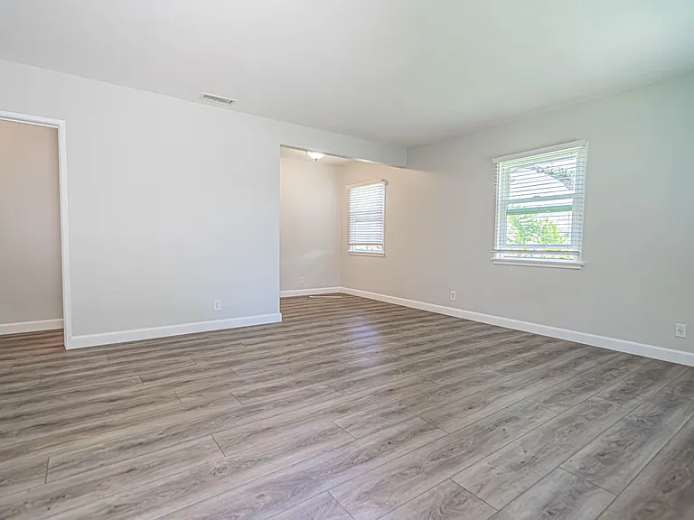 2031 N Parish Pl — Photo 3