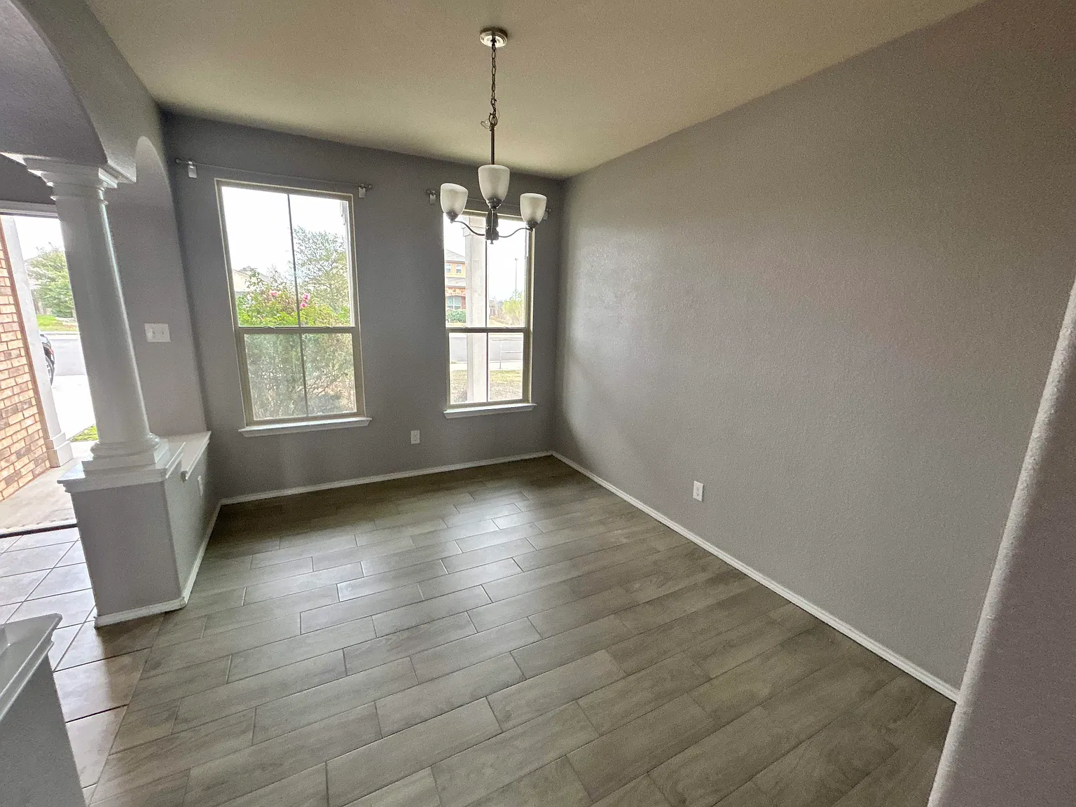 3 bed, 2.5 bath, 2189 sqft, $1,652 — Photo 2