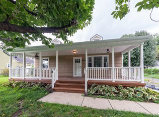 14704 Featherstone Rd, Woodbridge, VA 22191