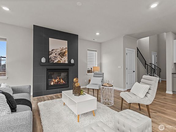 3rd image of 4466 Hibiscus Circle SW